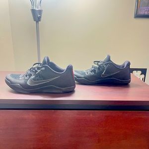2016 Kobe 11 'Dark Knight'